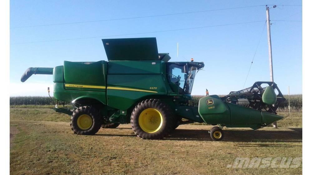 John Deere S 670 Combine de secerat
