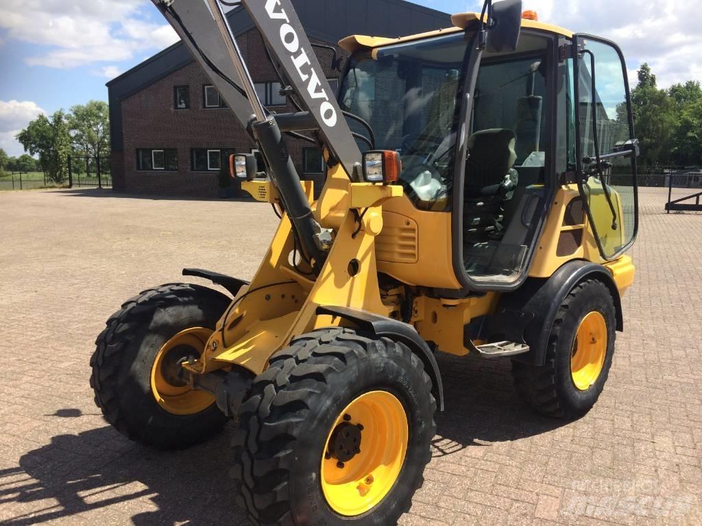 Volvo L 25 F Incarcator pe pneuri