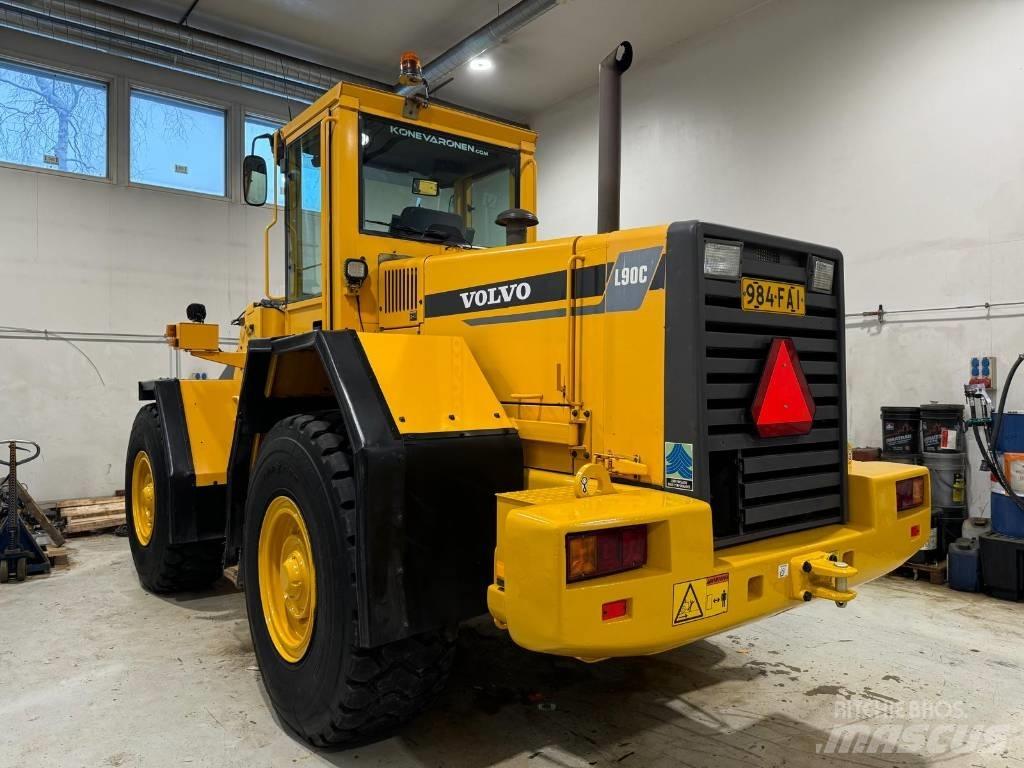 Volvo L 90C Incarcator pe pneuri