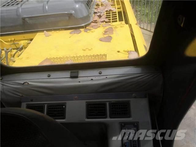 Komatsu pc200-6 Excavatoare pe șenile
