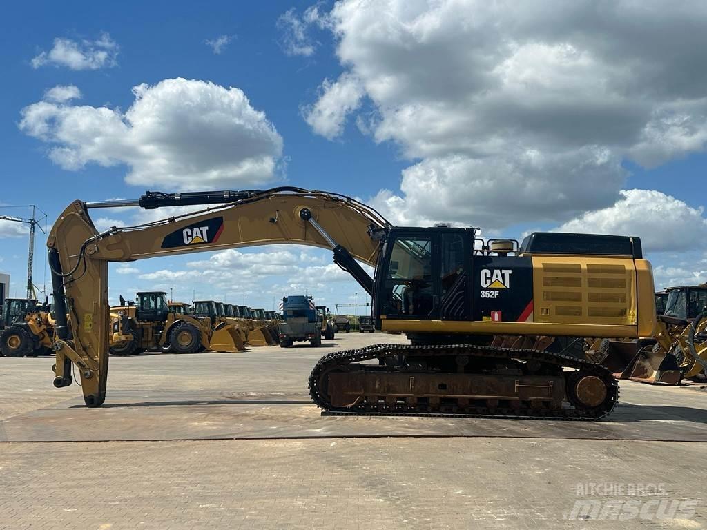 CAT 352F Excavatoare pe șenile

