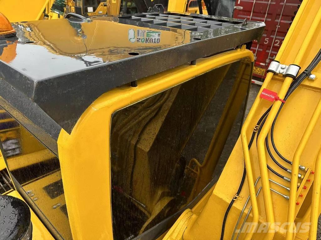 Komatsu PC 200 Excavatoare pe șenile
