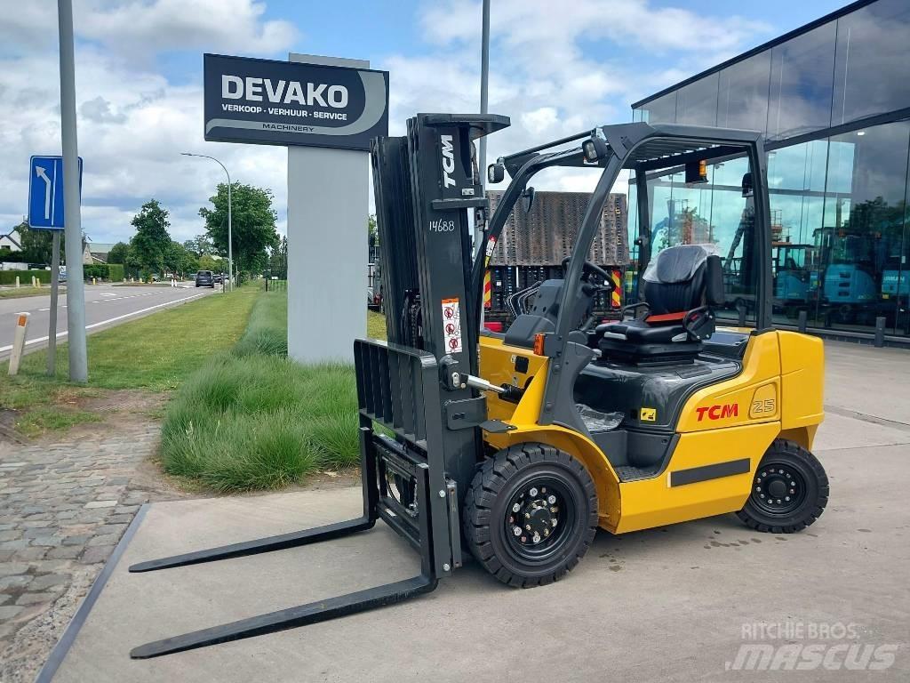 TCM FD25 E2  (*NEW) Stivuitor diesel