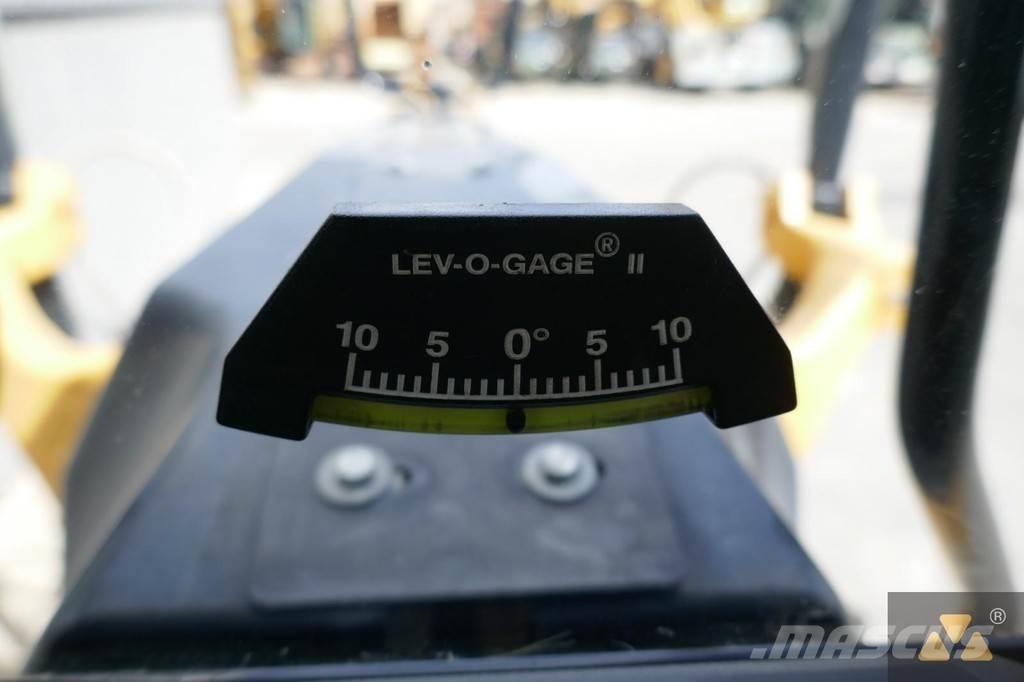 CAT 12M2 AWD Gredere