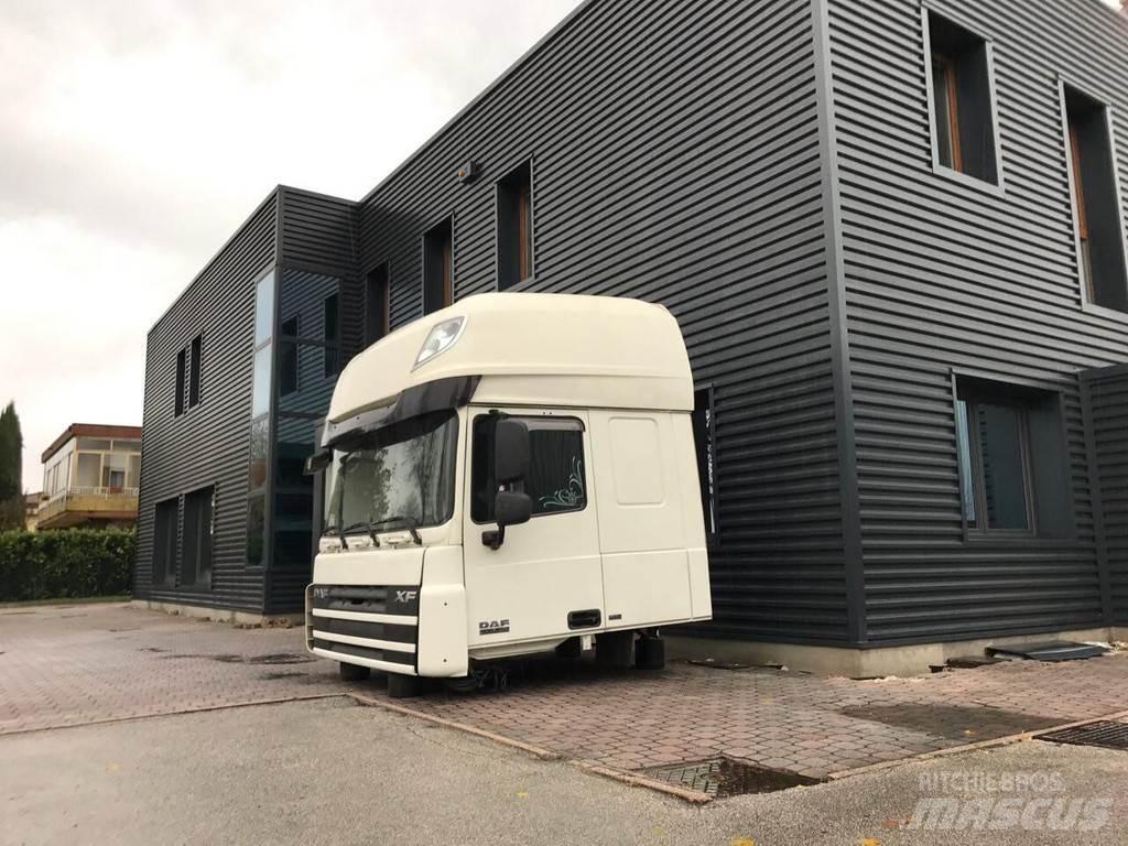 DAF XF 105 Euro 5 Cabine si interior
