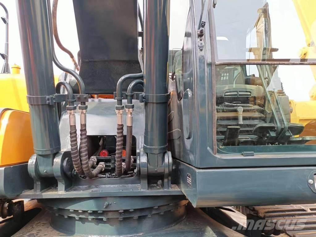 Hyundai 305-9 Excavatoare pe șenile
