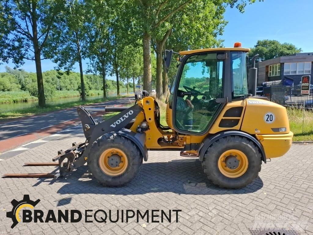 Volvo L28F Incarcator pe pneuri