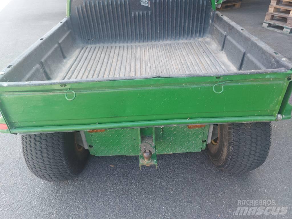 John Deere Gator 4x4 Utilaje întreţinere terenuri - Altele