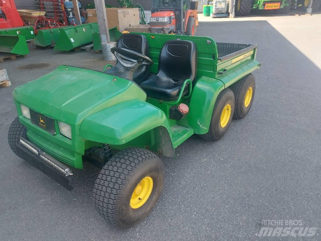 John Deere Gator 4x4 Utilaje întreţinere terenuri - Altele