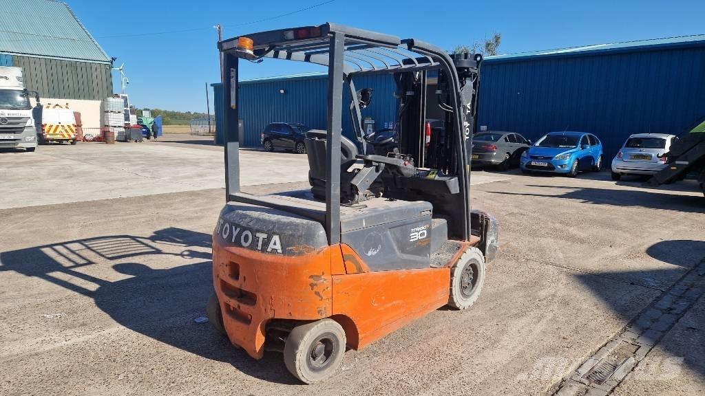 Toyota 8 FBMT 30 Stivuitor electric