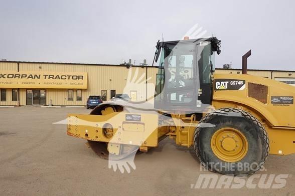 CAT CS74B Compactoare monocilindrice