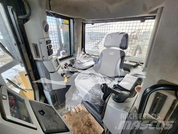 CAT D8T Buldozere pe senile