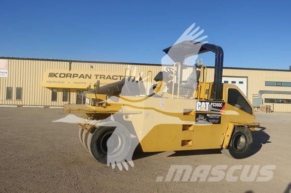 CAT PS-360C Cilindri compactori cu roti