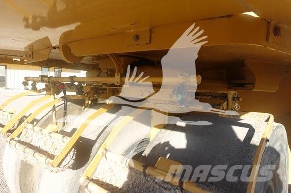 CAT PS-360C Cilindri compactori cu roti