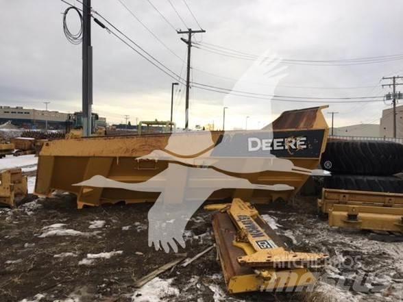 John Deere  Utilaje construcții - Altele