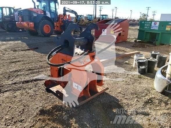 NPK C8C Cilindri compactori tractabili cu vibratii