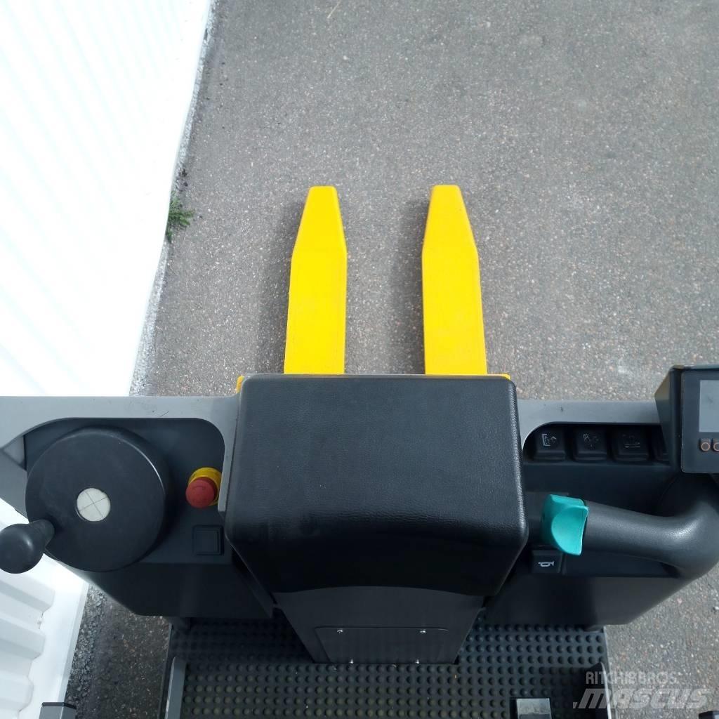 Jungheinrich EKS 110 Utilaje speciale de ridicare si agatare