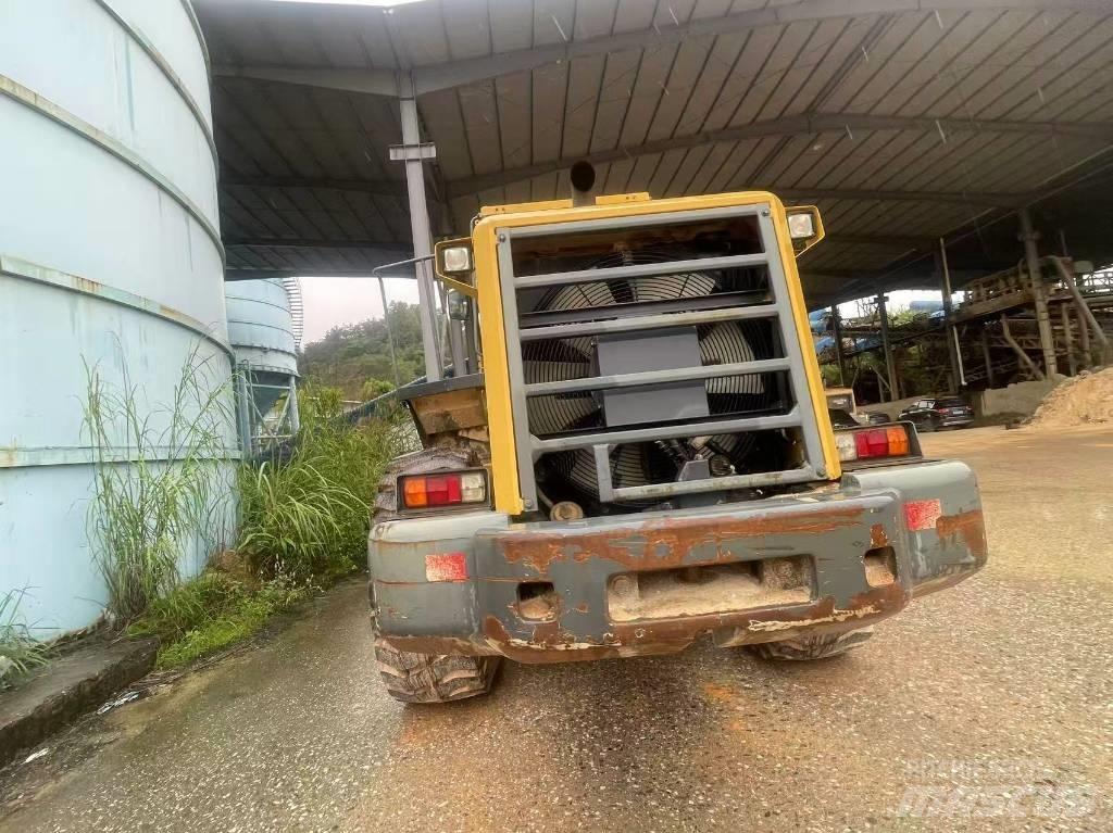 Komatsu WA 380Z-6 Incarcator pe pneuri