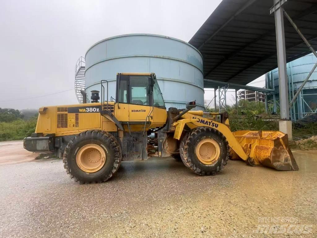 Komatsu WA 380Z-6 Incarcator pe pneuri