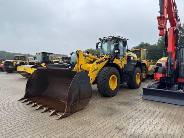 Komatsu WA 320 Incarcator pe pneuri