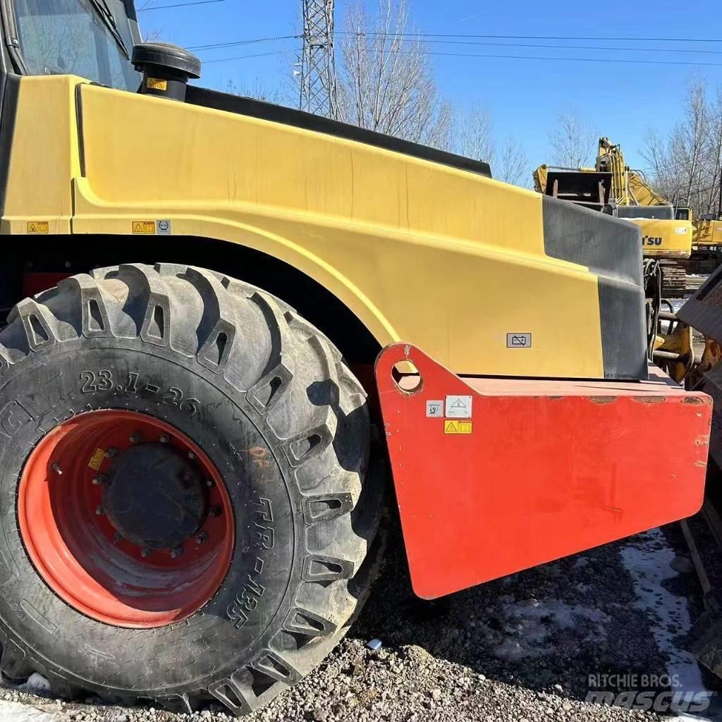 Dynapack CA702 Compactoare monocilindrice