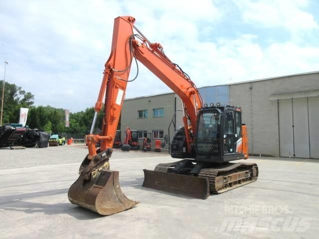 Hitachi ZX 135 US-7 Excavatoare pe șenile
