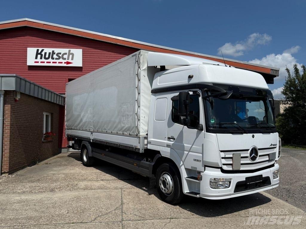 Mercedes-Benz 1530L Camion cu prelata