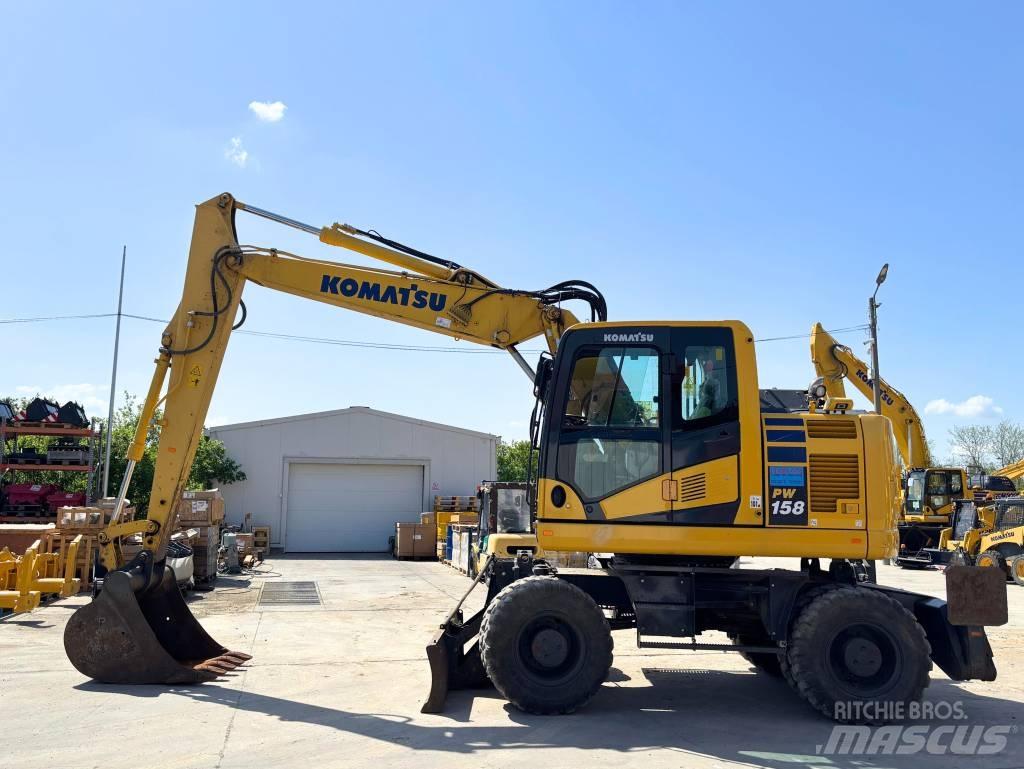 Komatsu PW 158-11 Excavatoare cu roti