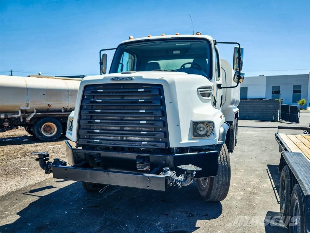 Freightliner 108 SD Cisterne