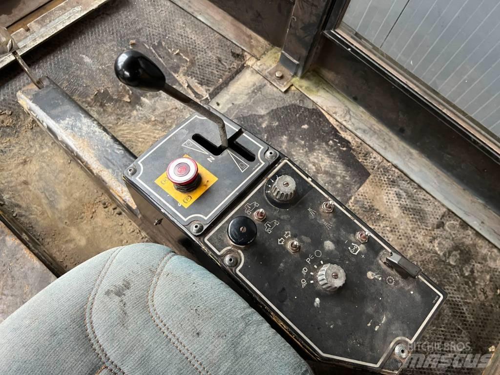 CAT PS300B Cilindri compactori cu roti