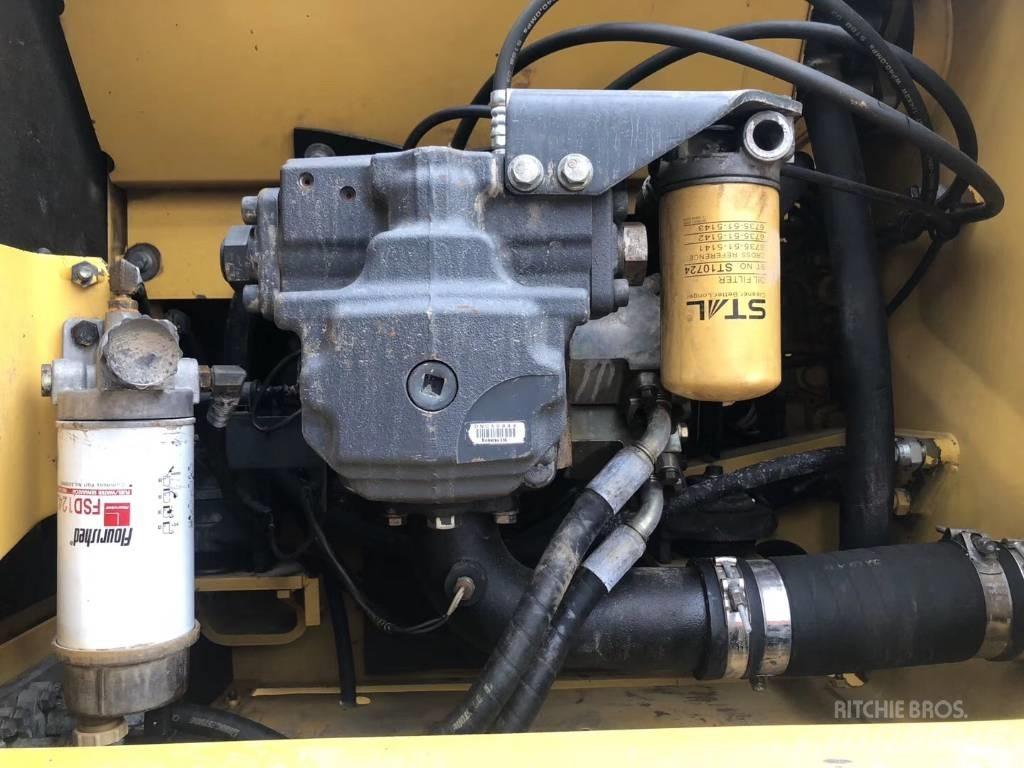 Komatsu pc220-8 Excavatoare pe șenile
