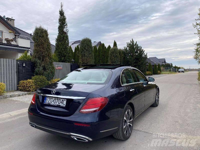 Mercedes-Benz E 300D Masini