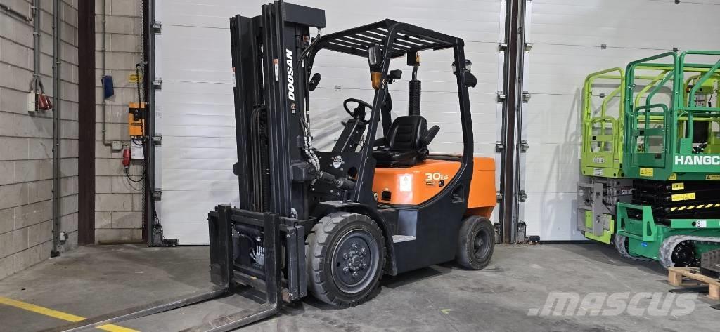 Doosan D 30 GP Stivuitor diesel