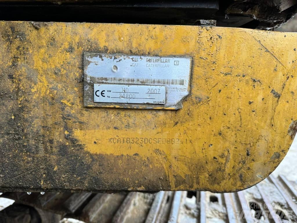 CAT 323 D Excavatoare pe șenile
