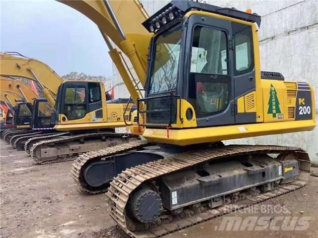 Komatsu PC 200 Excavatoare pe șenile
