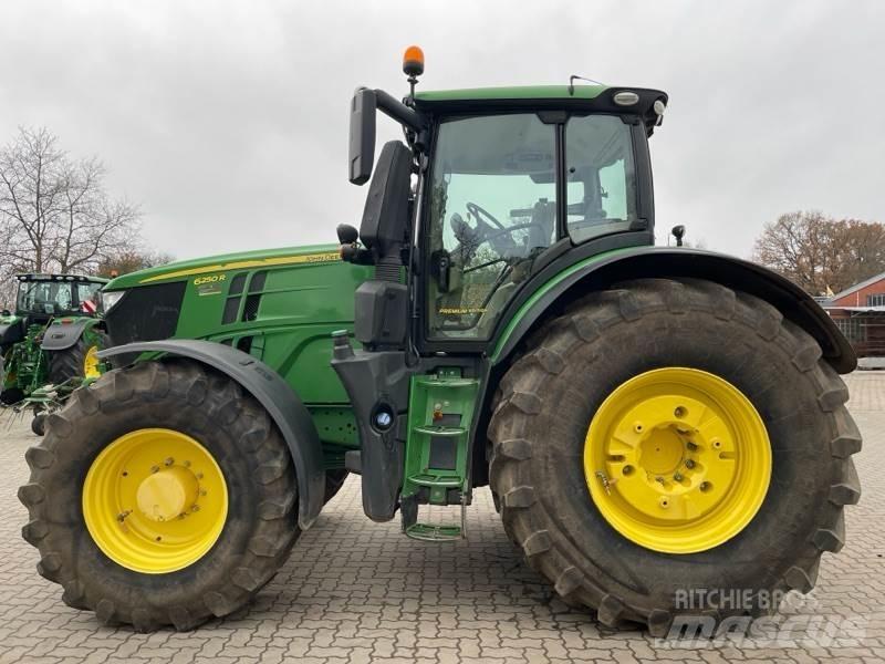 John Deere 6250R Tractoare