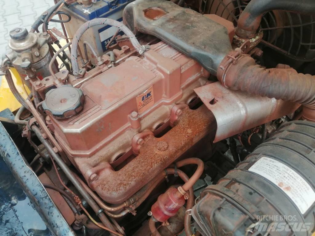 CAT DP 25 K Stivuitor diesel