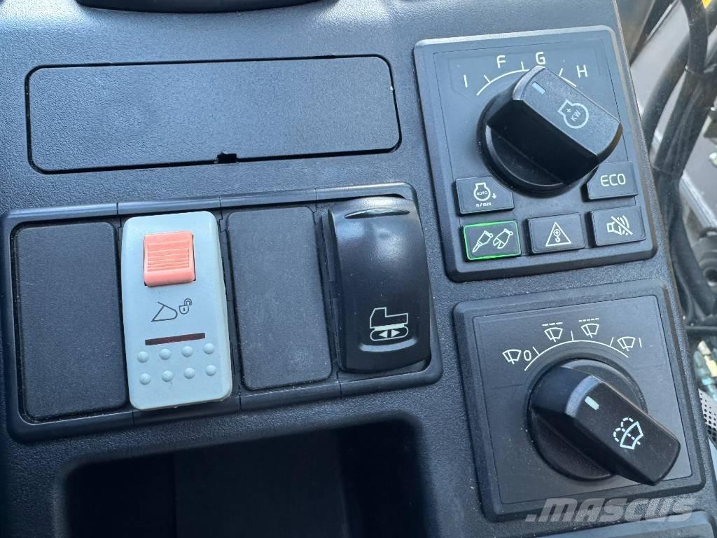 Volvo ECR 235 E Excavatoare pe șenile
