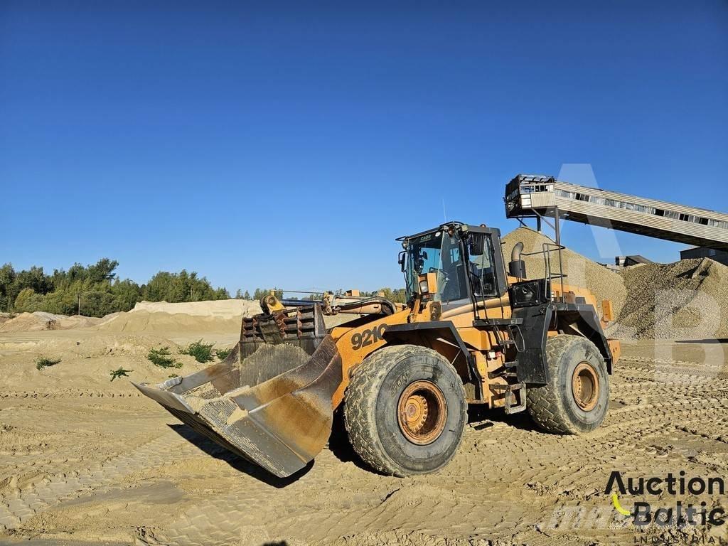 CASE 921C/2 Incarcator pe pneuri