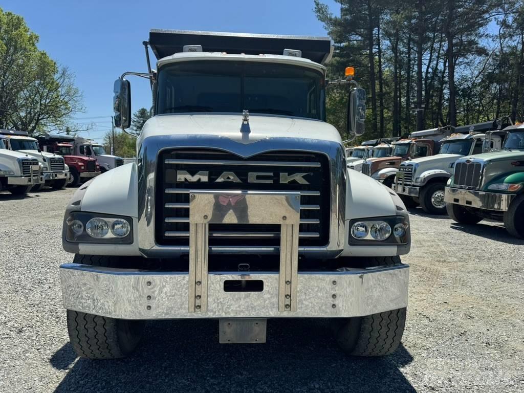 Mack GU713 Autobasculanta