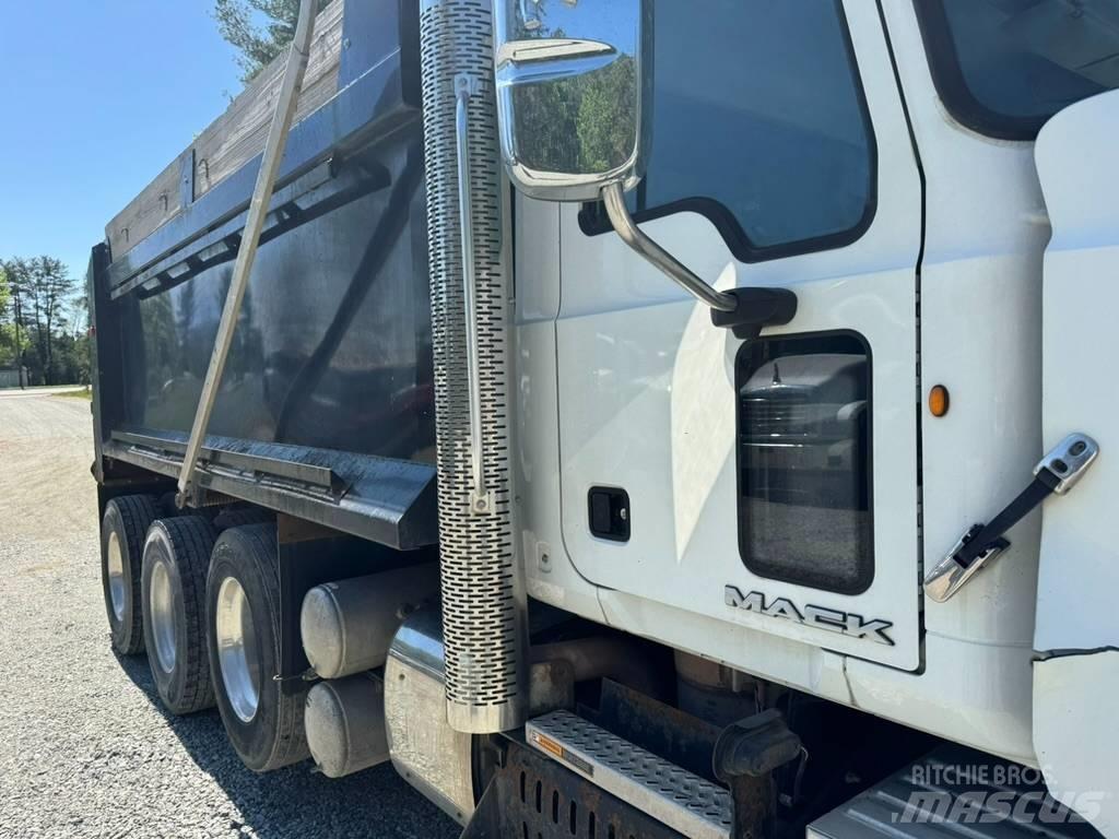 Mack GU713 Autobasculanta