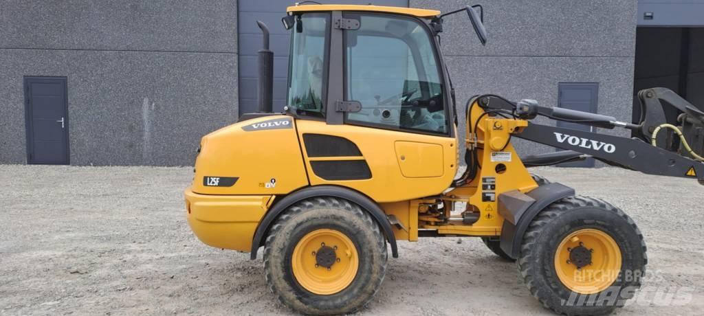 Volvo L 25 F Incarcator pe pneuri