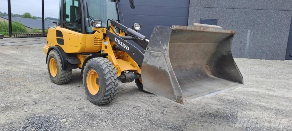 Volvo L 25 F Incarcator pe pneuri