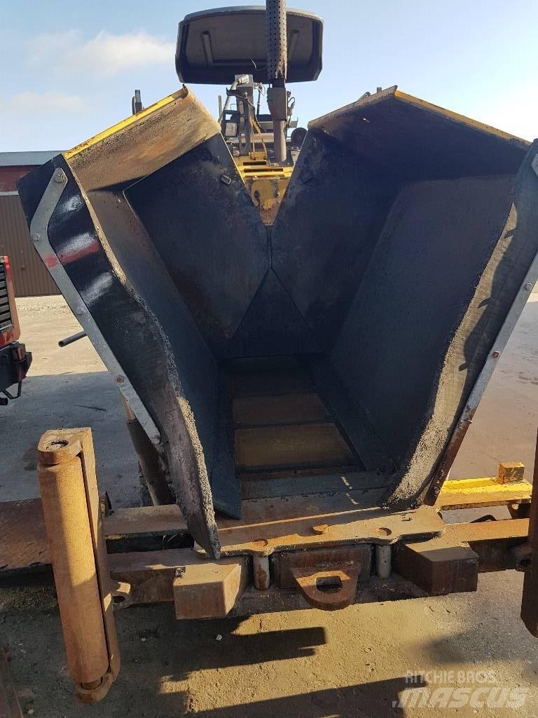 Volvo TITAN 2820 Pavatoare asfalt