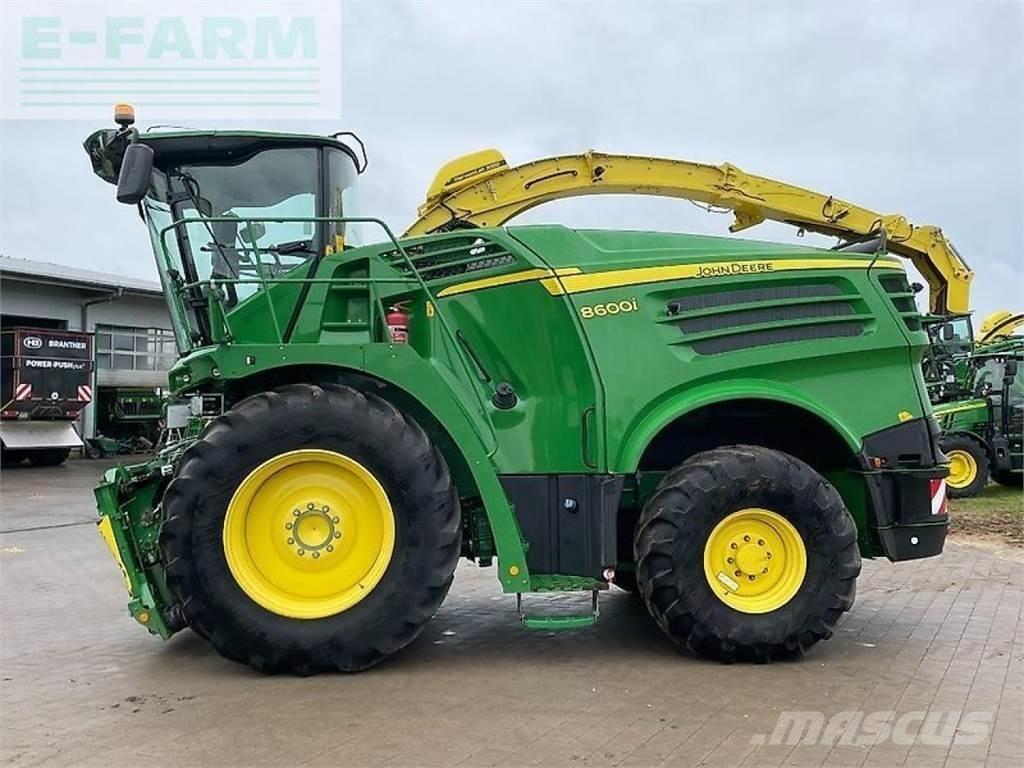 John Deere 8600 Forajere cu autopropulsare