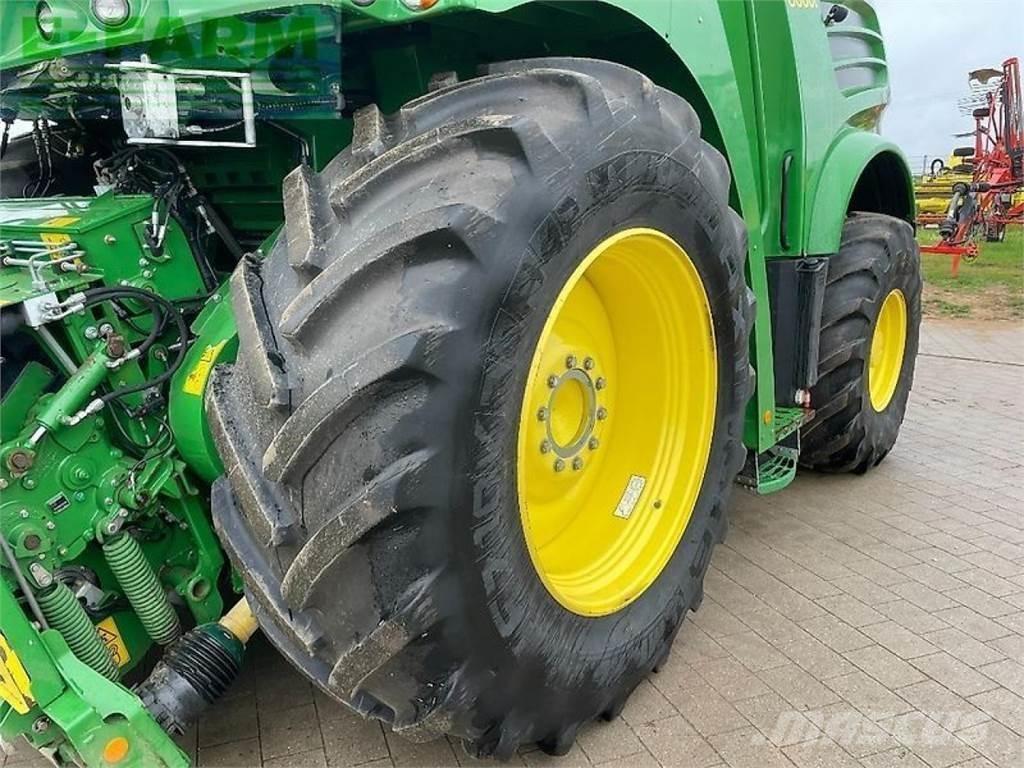 John Deere 8600 Forajere cu autopropulsare
