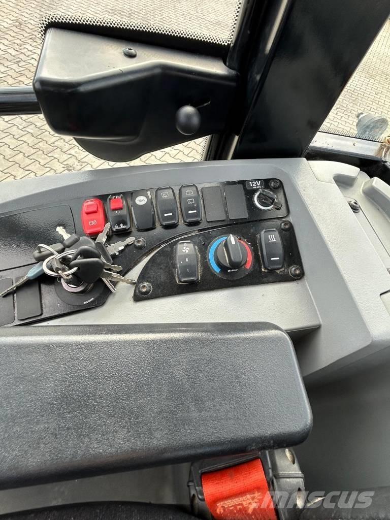 CAT 907 M Incarcator pe pneuri