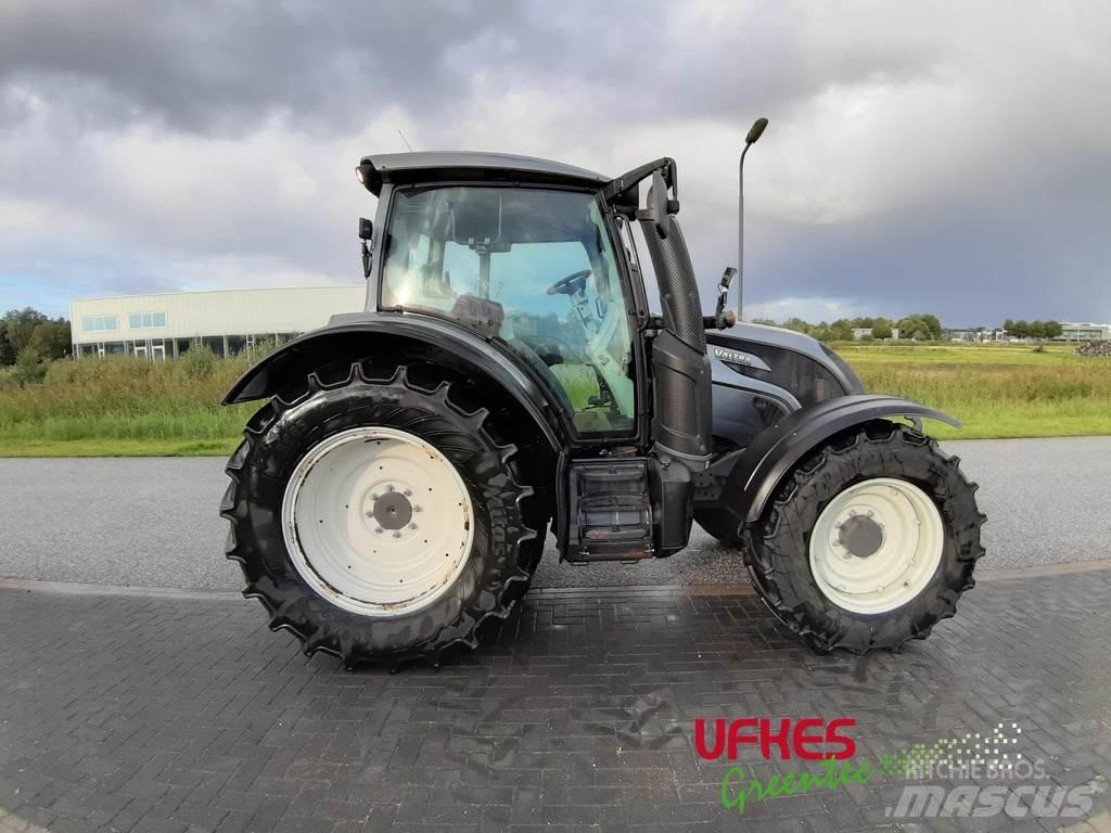 Valtra N134 Tractoare