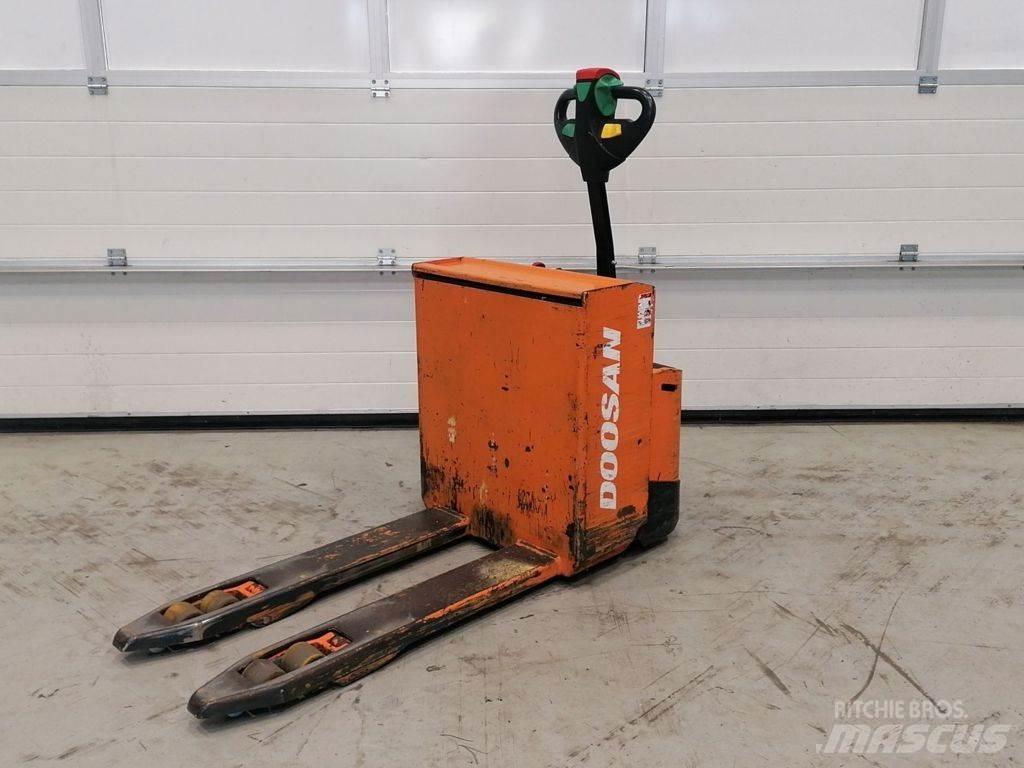 Doosan LEDH20M Transpaleta manuala