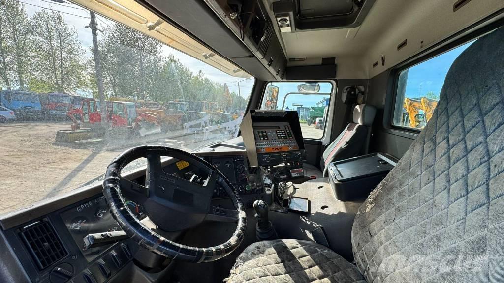 Volvo FL GUDRONATOR Pulverizatoare de bitum
